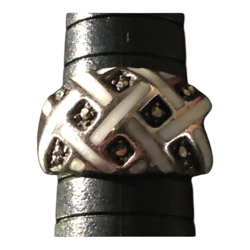 925 Sterling Silver White Enamel Marcasite Ring Size 7 Unisex